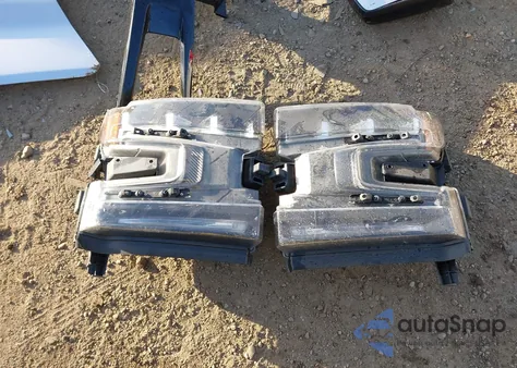 2020 Chevrolet Silverado 1500 4Wd Short Bed Lt Trail Boss z USA, uszkodzony, nr VIN 3GCPYFED9LG389677